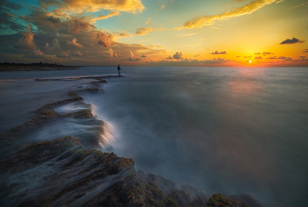 Fishing a Sunset von Cristian Kirshbom