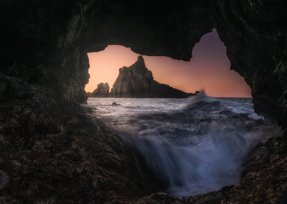 cave sea scenery von Daiki Kuroda