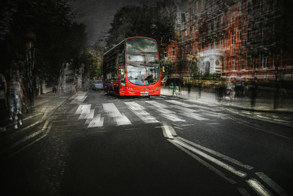 red bus von Damijan Sedevcic