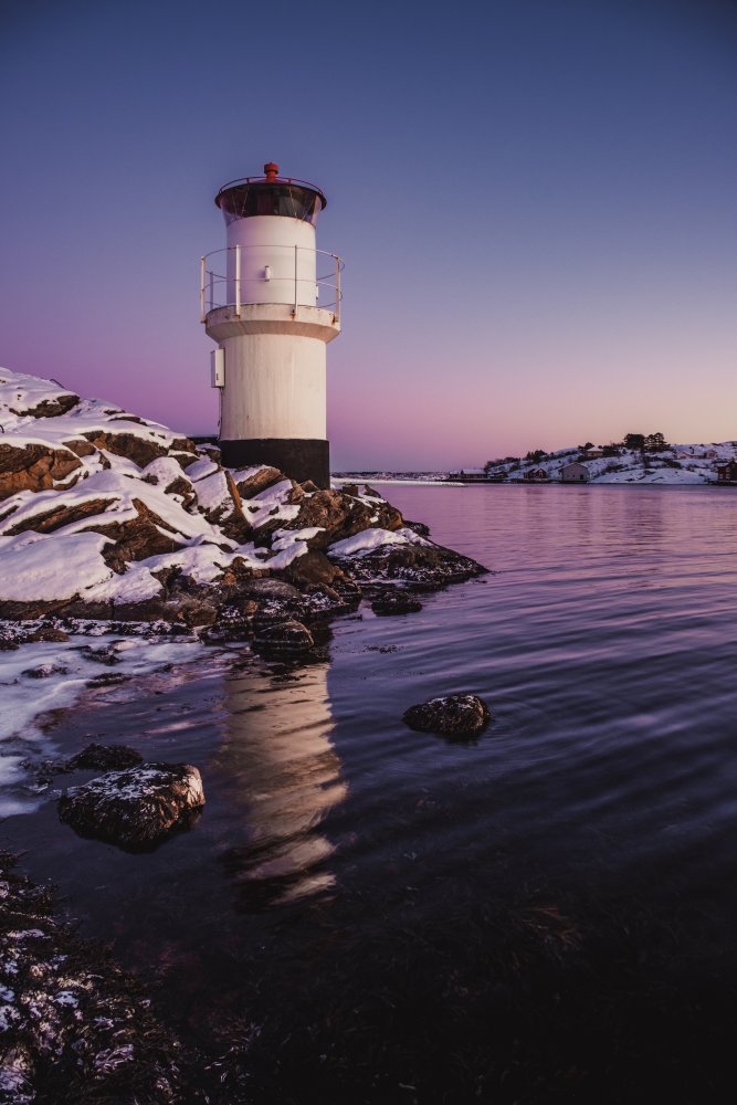 Mollösund i vinterskrud von Dan Larsson