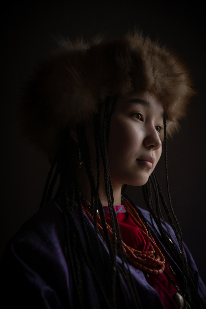 The beauty and innocence of a young Kyrgyz lady von David Dhaen