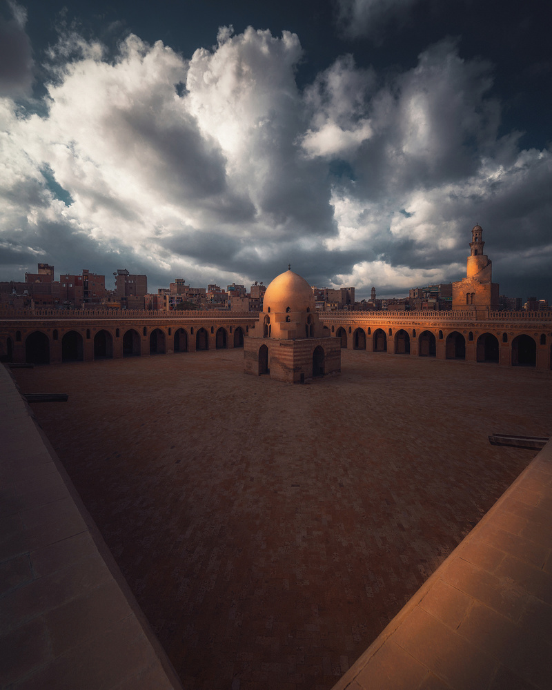 Mosque under the clouds von David George