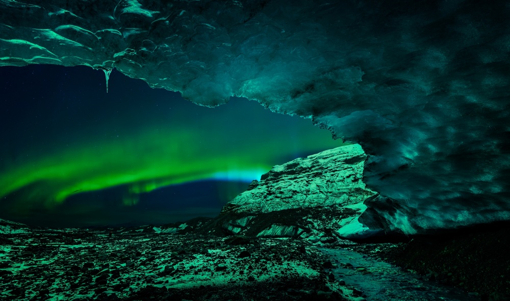 Ice Cave von David Martín Castán