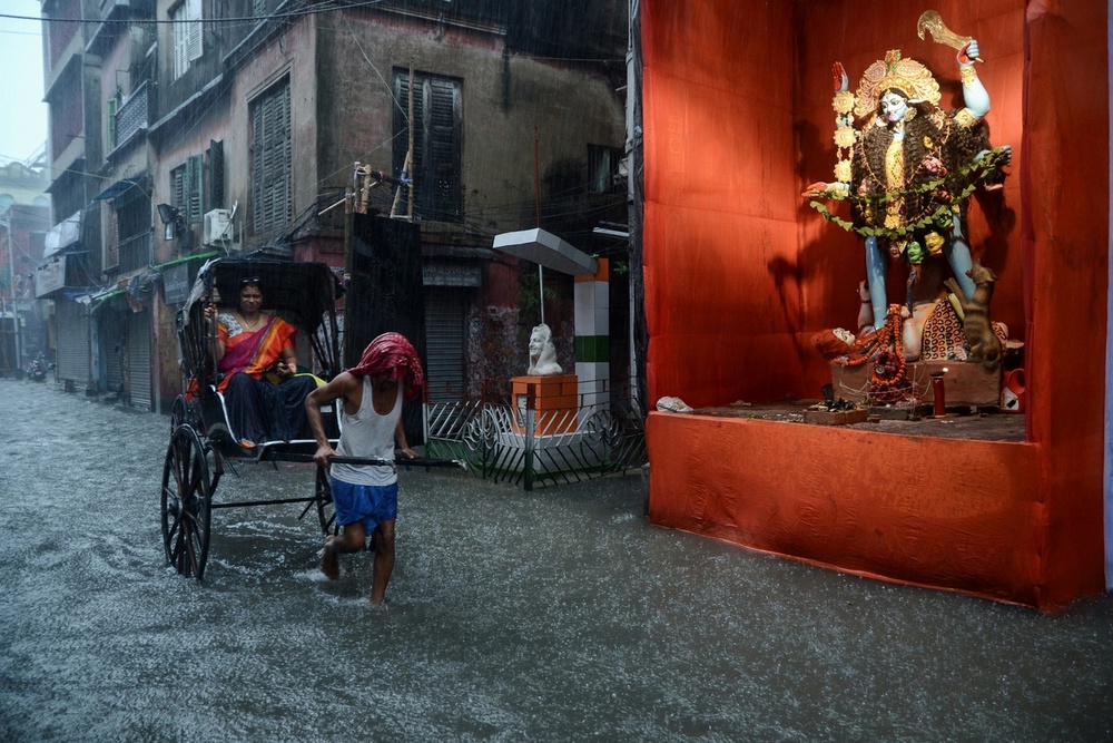 Destructive Downpour von Debarshi Mukherjee