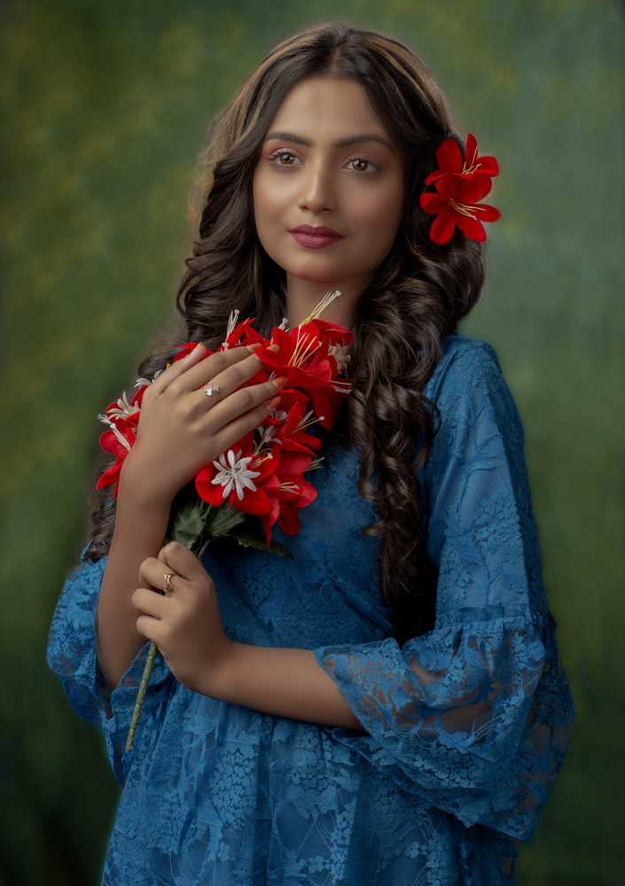 FLOWERY LADY von DEBASISH CHATTOPADHYAY