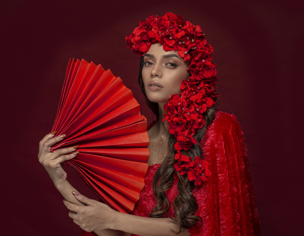 LADY WITH RED FAN von DEBASISH CHATTOPADHYAY