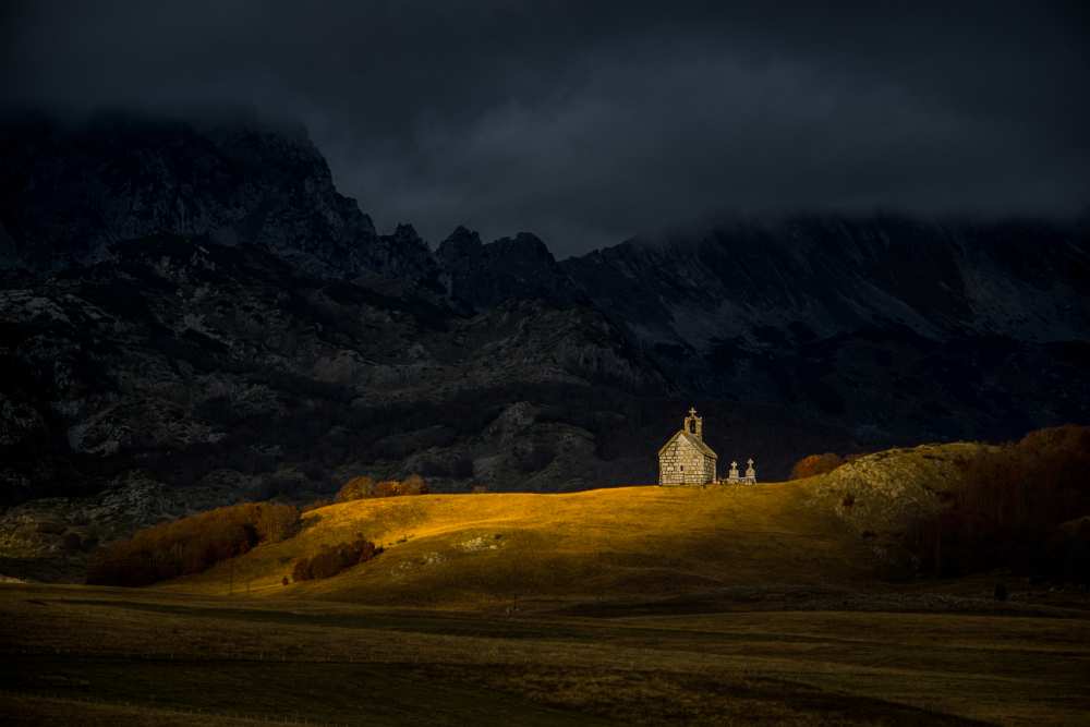 Mountain Church von Dejan Dajkovic