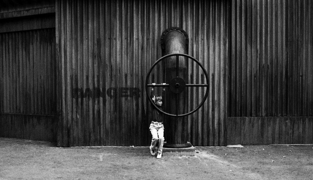 Wheel of life (from the series &quot;Childhoods&quot;) von Dieter Matthes