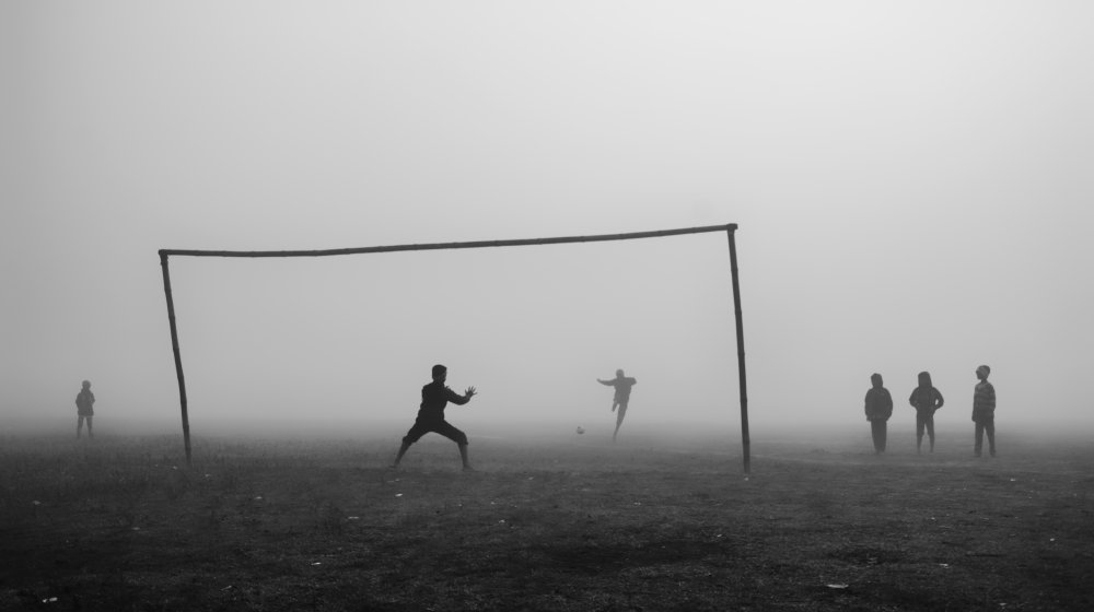 Football in fog von Dipak Ray