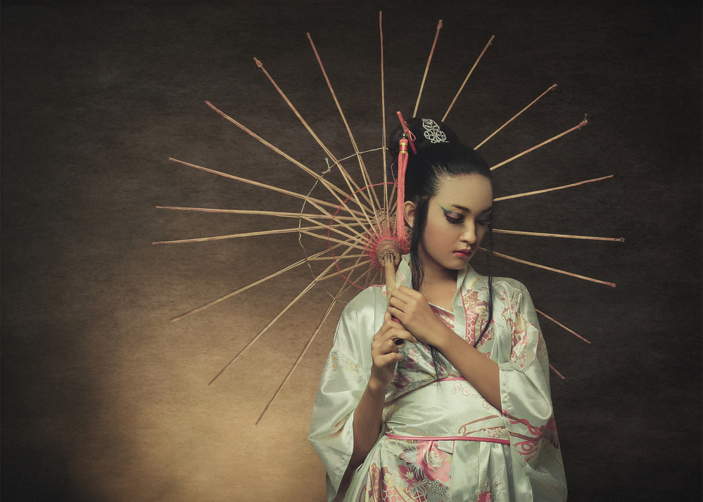 The Story Of Geisha : Broken Umbrella von Djayent Abdillah