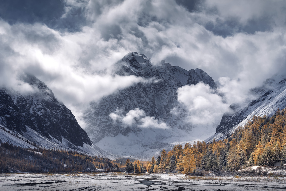 Autumn mountains von Dmitry Kupratsevich