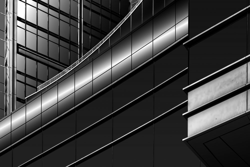 Lines and curtainwall von Dominic Vecchione