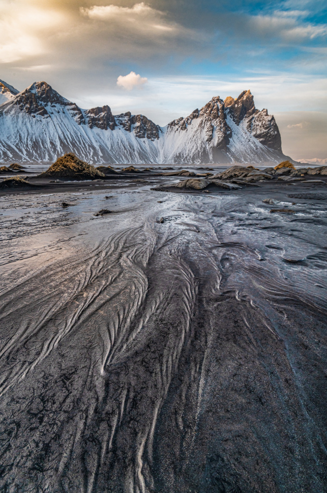 Low tide, black sand von Dorit Berkovits