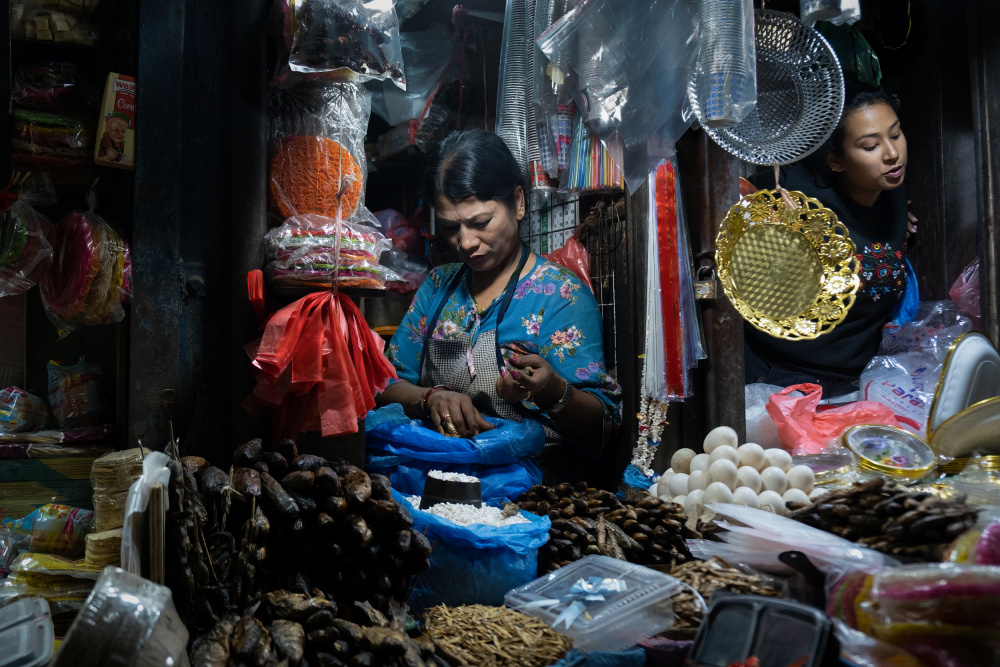 Assn Bazar Market at night, Kathmandu von Doron Margulies