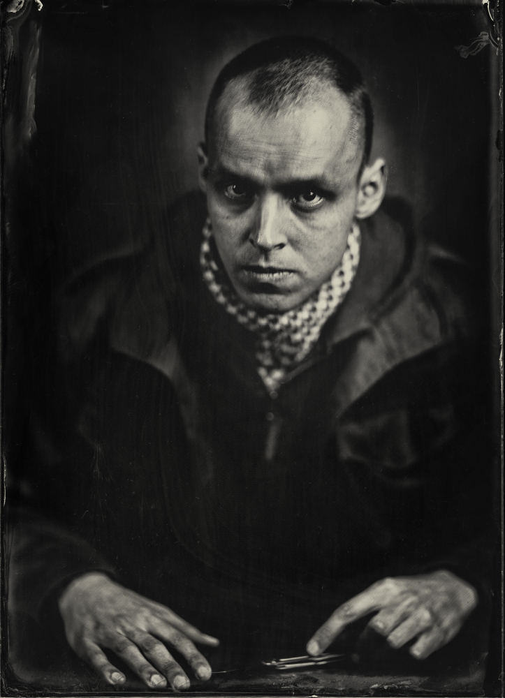 Alex V , Wet plate collodion 13x18cm von Dzmitry Az