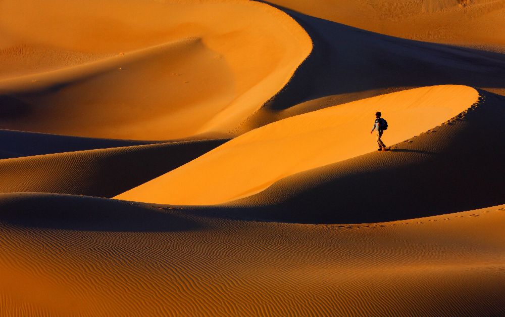 Das goldene Licht des Sonnenuntergangs und seine Form von Ebrahim Bakhtari bonab