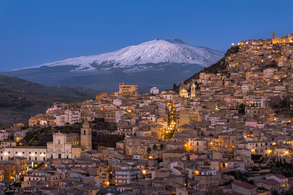 Agira e sua maesta Etna von Edoardo Cannata