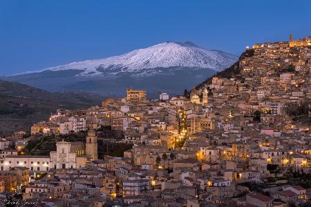 Agira e sua maesta Etna