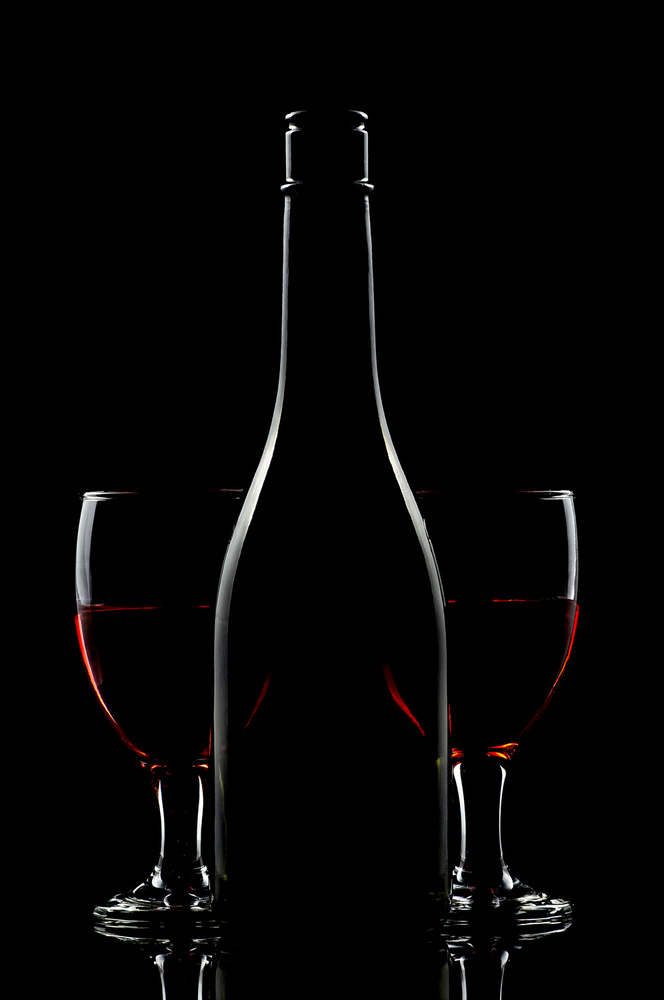 Bottle and two red wine von Edy Pamungkas