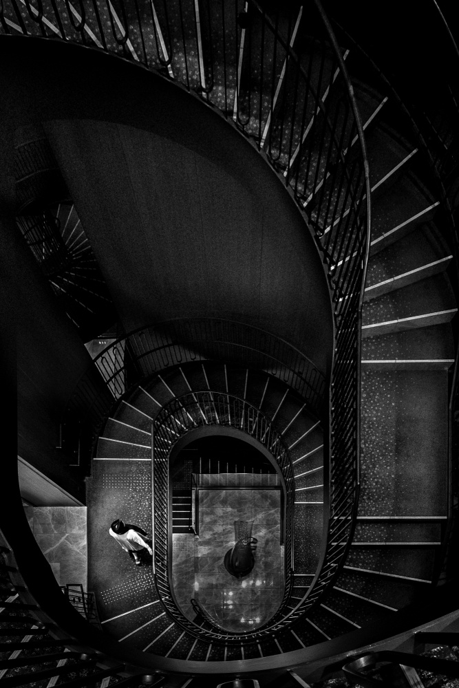 Spiral staircase from above von Eiji Yamamoto