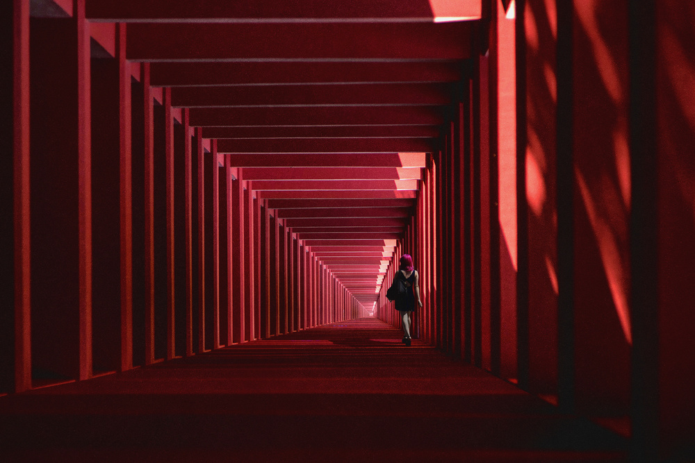 Woman in red von Ekkachai Khemkum