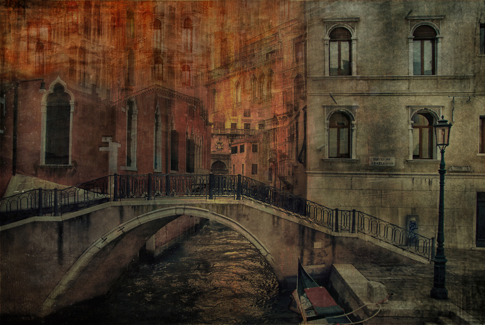 Venetian bridge von Elena Arjona