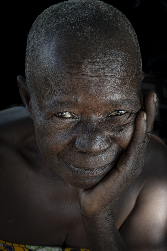 elder at a dowayo village at northern Cameroon von Elena Molina