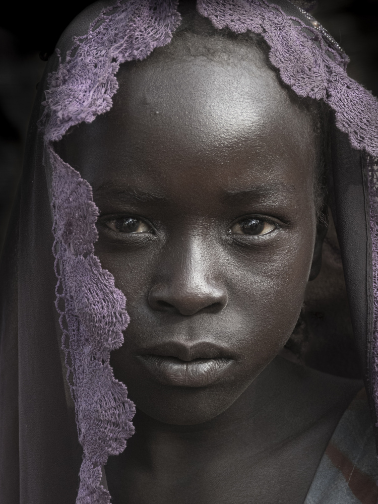 dangaelat girl at Korbo, Tchad von Elena Molina