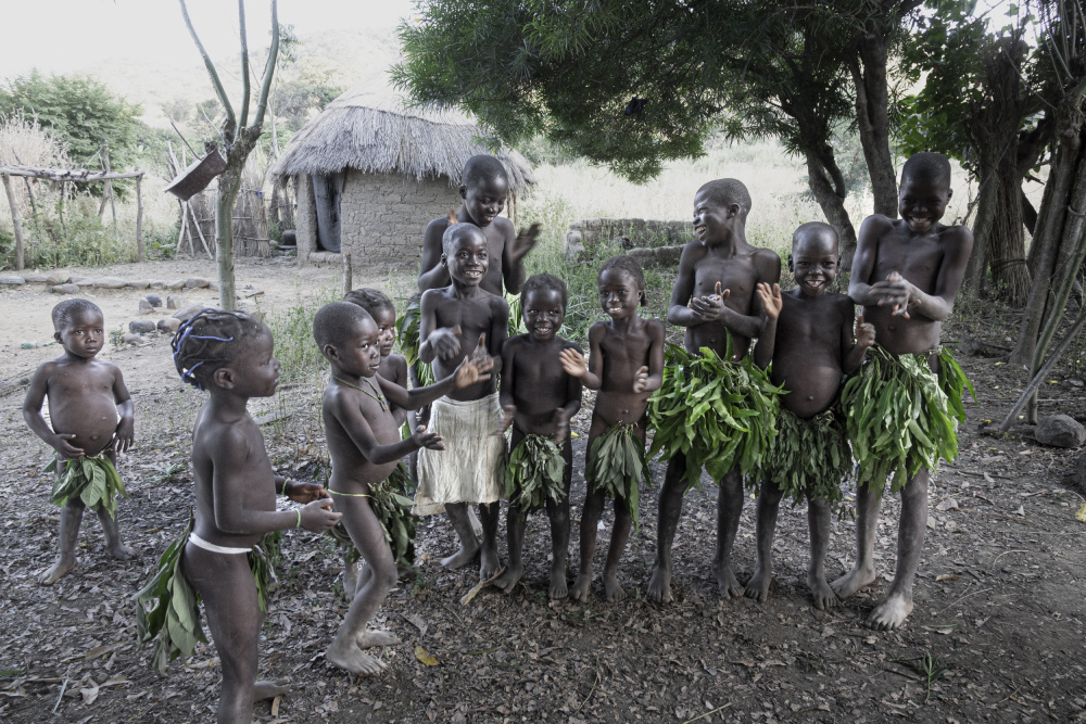 dupa children at northern Cameroon von Elena Molina