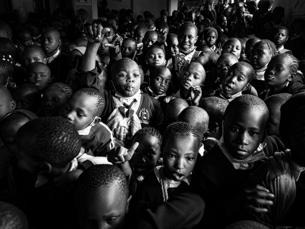 an overcrowded school von Elena Molina