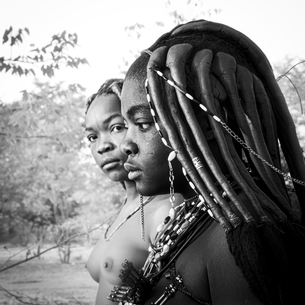 Himba girls, southern Angola von Elena Molina