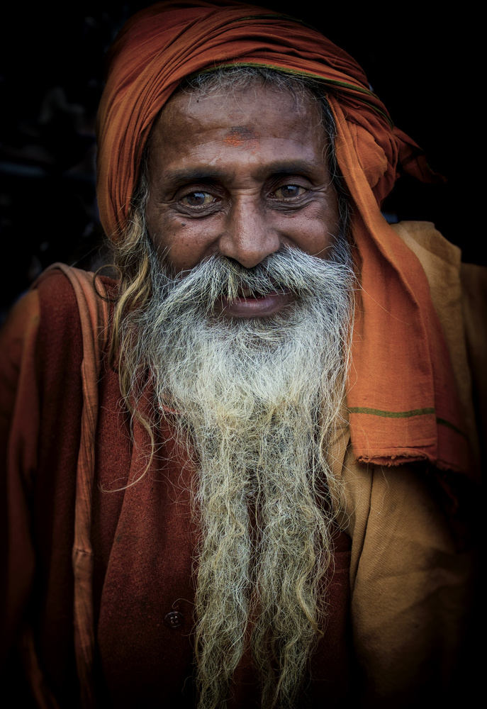 sadhu at Gangâ riverbank von Elena Molina