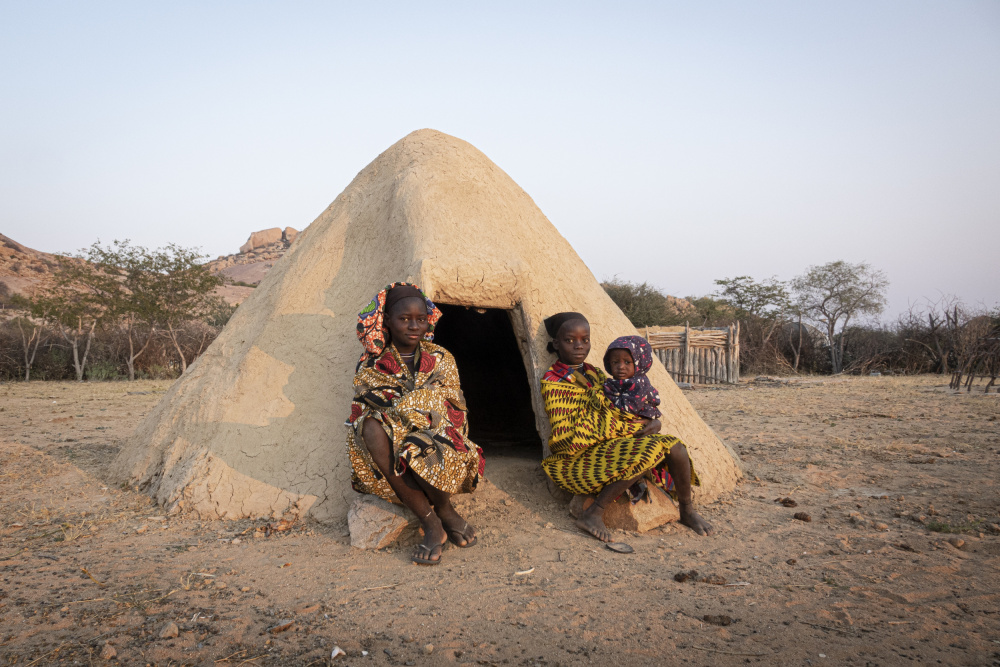 Sunrise in a Mucubal village, southern Angola von Elena Molina