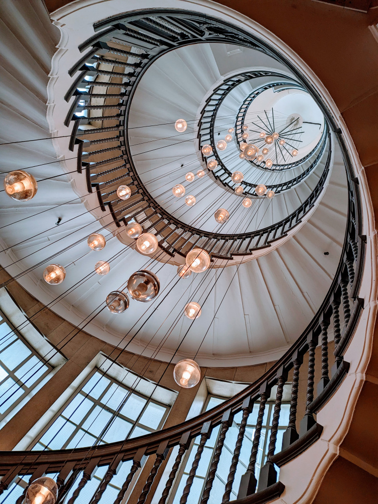 The Cecil Brewer Staircase von Elizabeth Allen