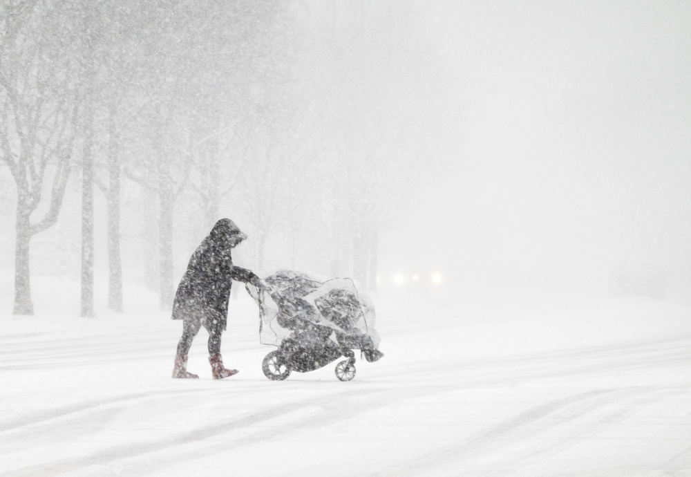 Walking In a Winter Storm von Emma Zhao