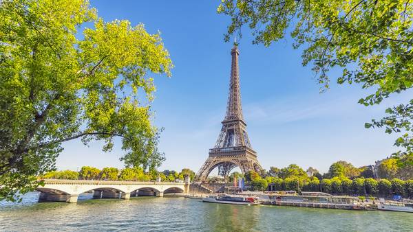 Eiffel Tower In Summer von Emmanuel Charlat