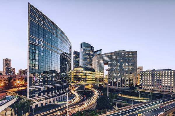 La Defense von Emmanuel Charlat