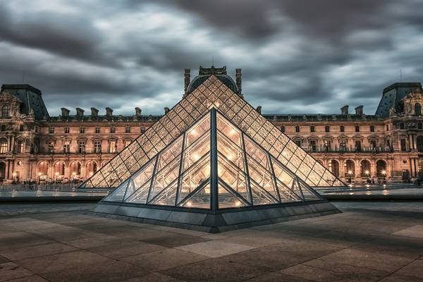 Louvre Museum von Emmanuel Charlat