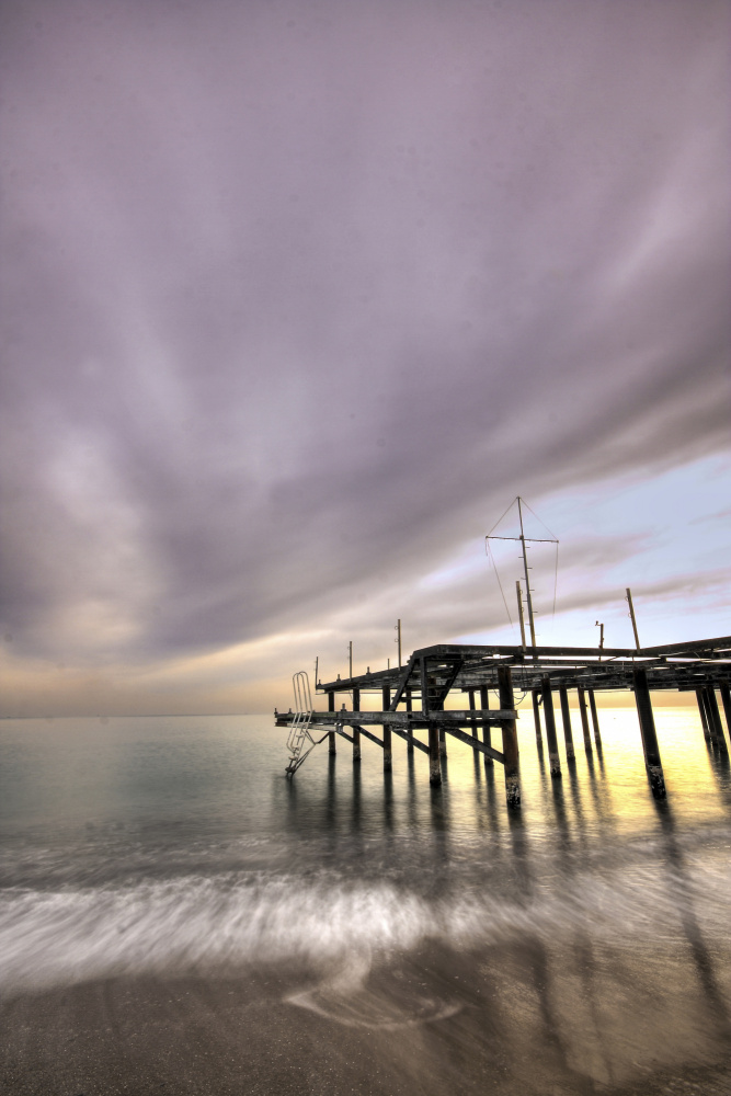 old pier and beautiful sunset von engin akyurt