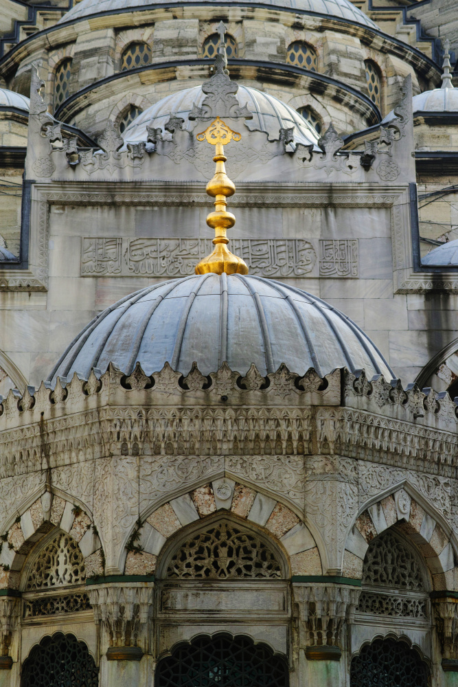 a historical mosque in Istanbul city von engin akyurt