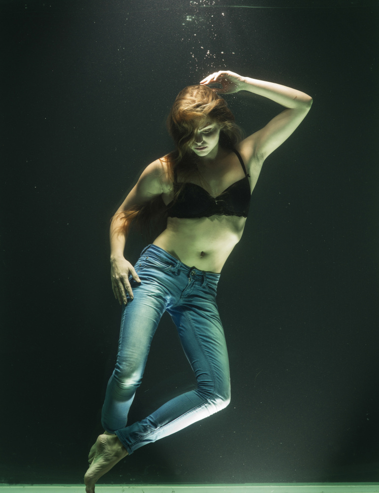 underwater artistic portrait shooting von engin akyurt