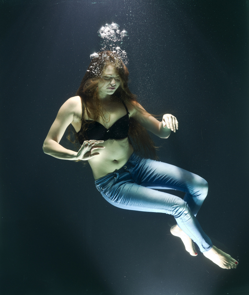 underwater artistic portrait shooting von engin akyurt