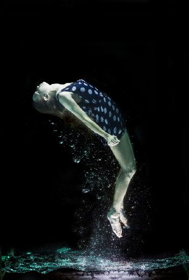 underwater artistic portrait shooting