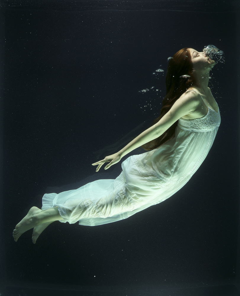 underwater artistic portrait shooting von engin akyurt