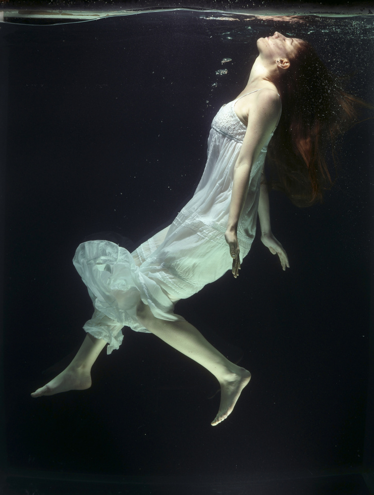 underwater artistic portrait shooting von engin akyurt