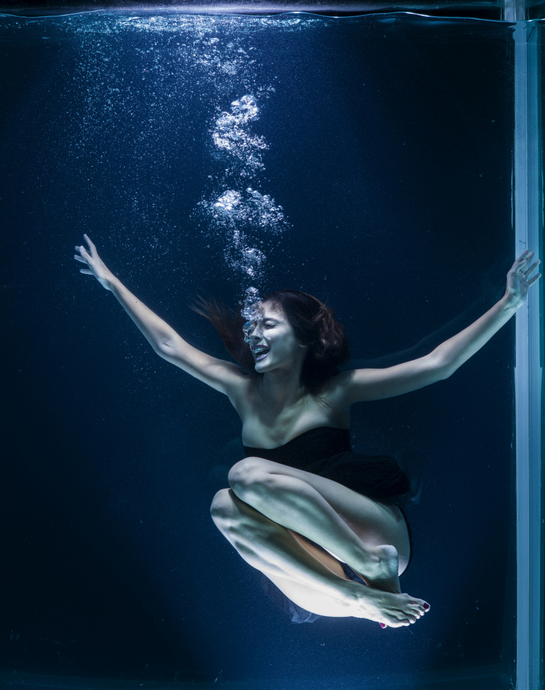 underwater artistic portrait shooting von engin akyurt