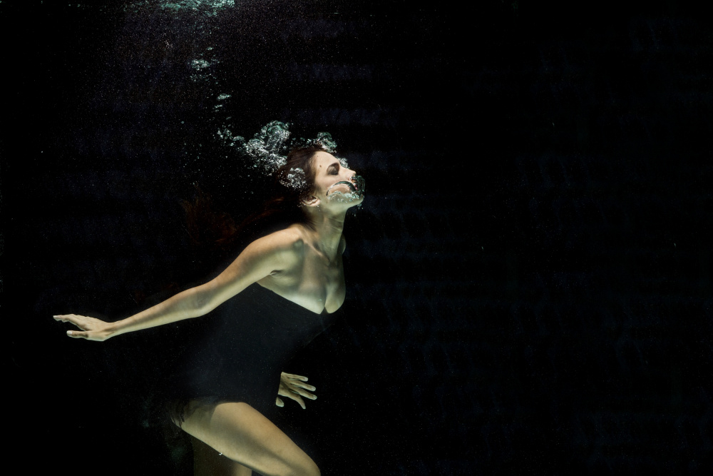 underwater artistic portrait shooting von engin akyurt