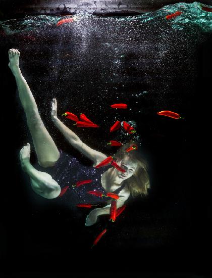 underwater artistic portrait shooting