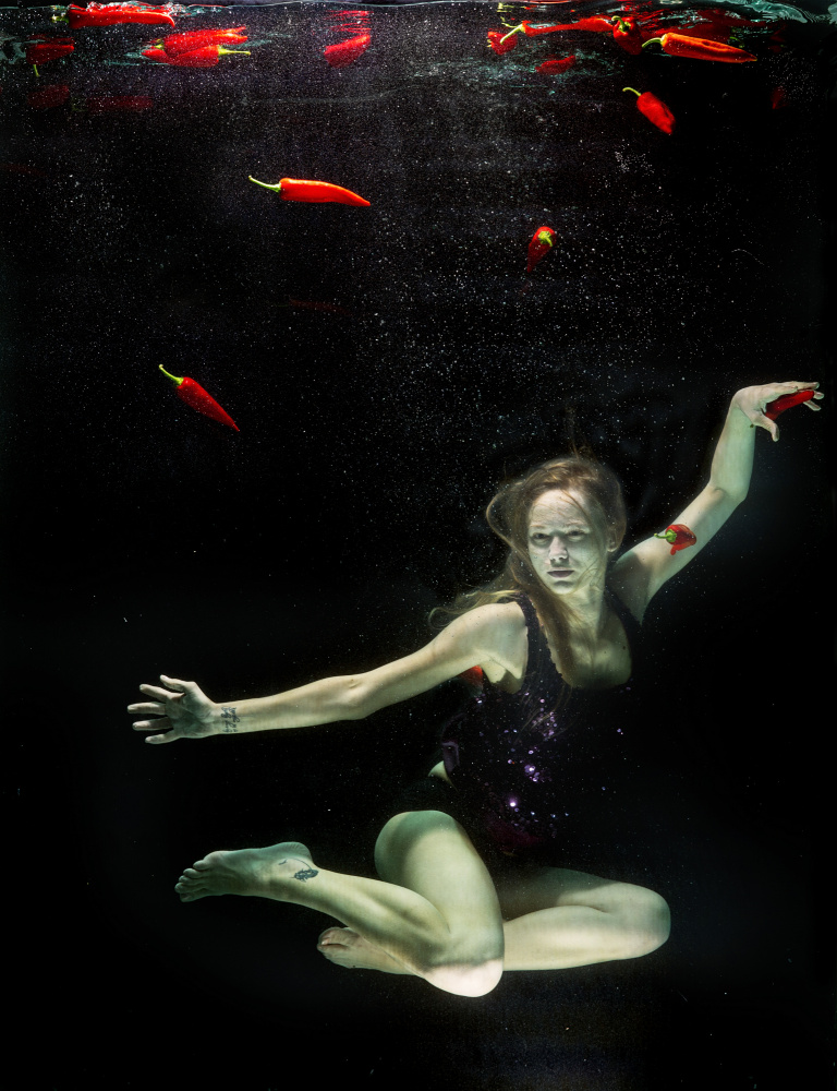 underwater artistic portrait shooting von engin akyurt