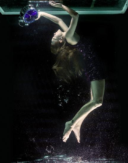 underwater artistic portrait shooting